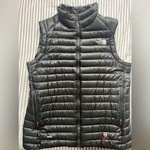 The North Face Summit Series 800 Down Puffer Black Vest - Large